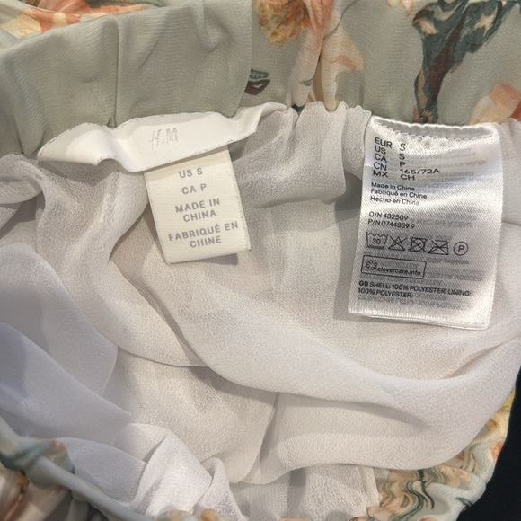 H&M floral pleated midi skirt pistachio green floral small - Picture 2 of 2
